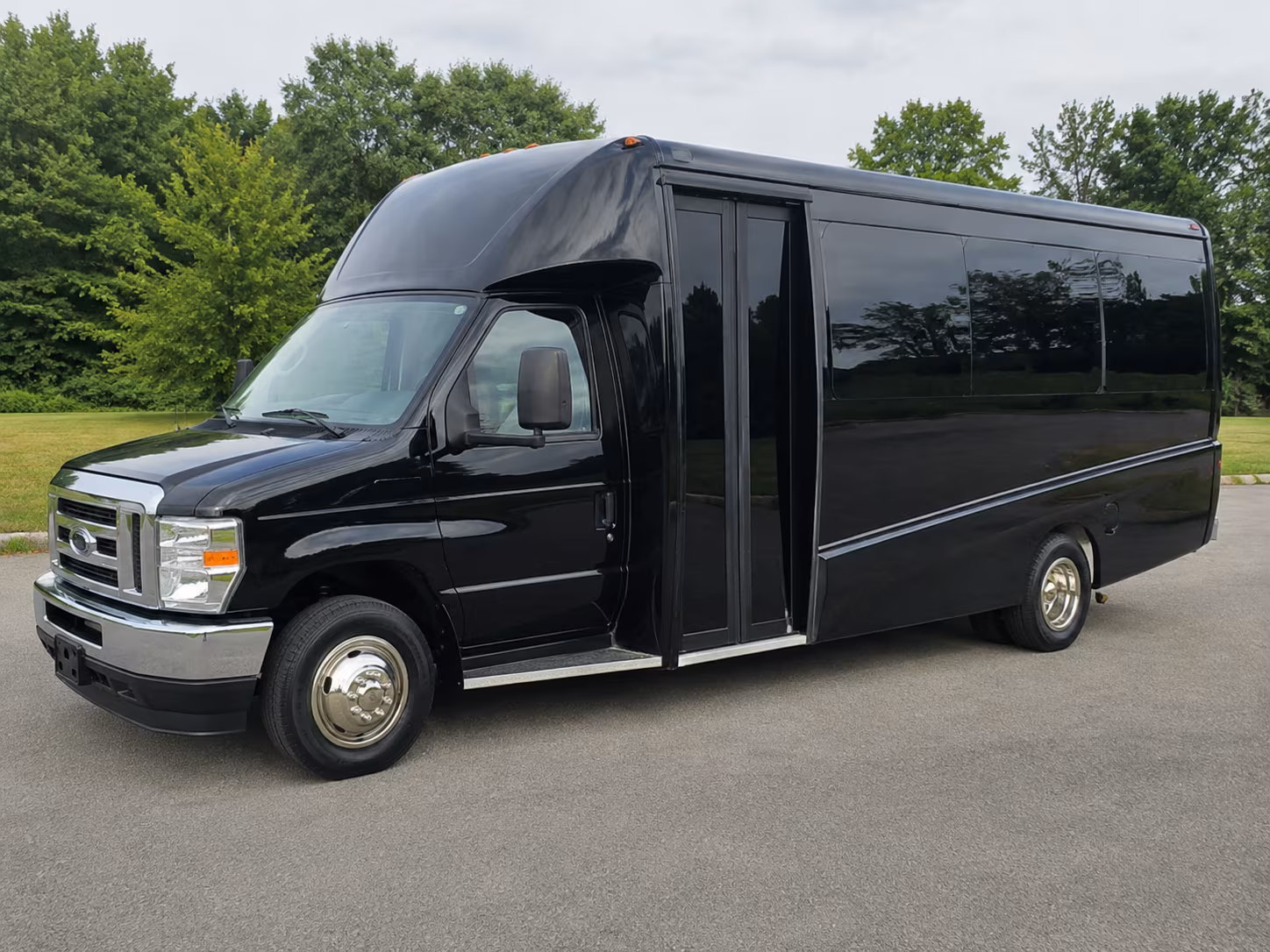 gilroy long distance transportation onboard seating